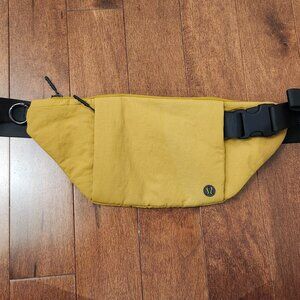 Lululemon multi pocket belt bag